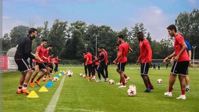 كولر يعقد جلسه مع لاعب وسط فريق الشباب للأعتماد عليه الفترة المقبلة