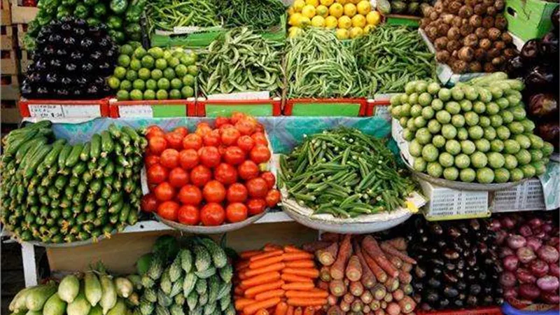 الطماطم بـ2.5.. تعرف على أسعار الخضروات والفاكهة اليوم الأحد في سوق العبور
