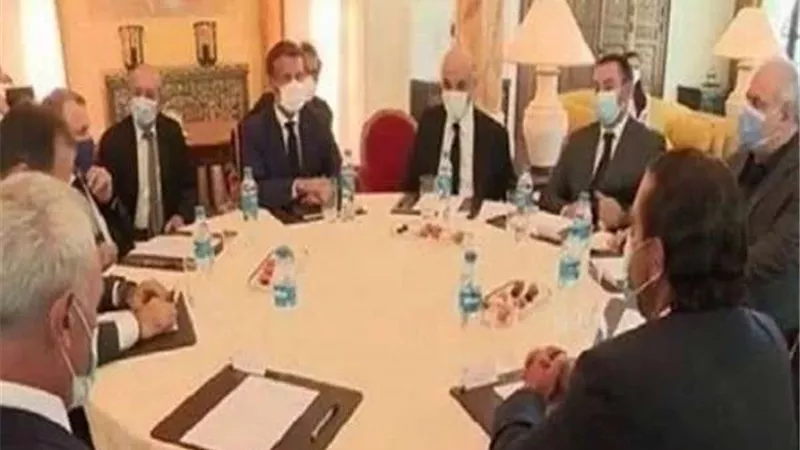 ماكرون لرؤساء أحزاب لبنان: جميعكم قبضتم أموالا