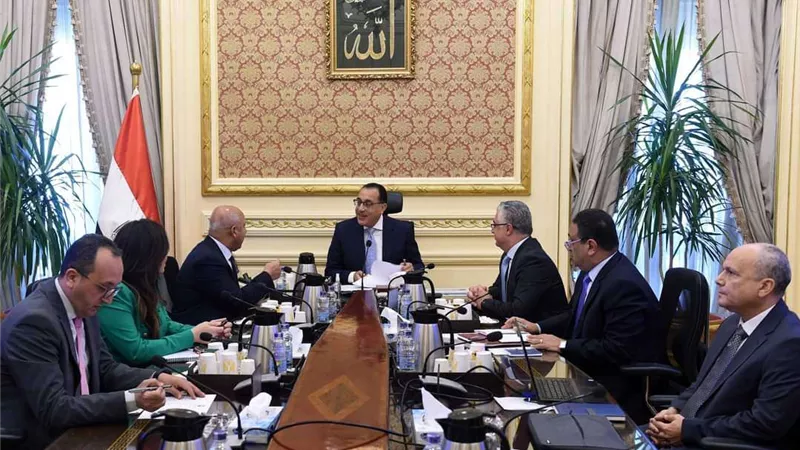 رئيس الوزراء يتابع مخططات إنشاء مدينة رأس الحكمة الجديدة