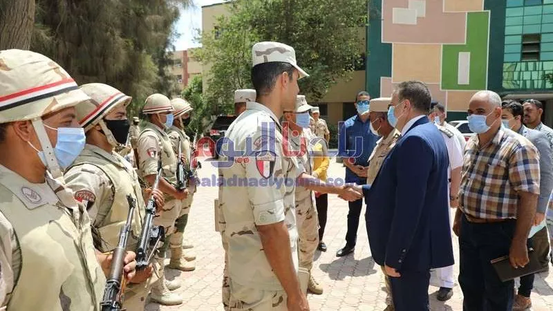 محافظ المنوفية يتفقد عدد من اللجان الانتخابية بسرس الليان