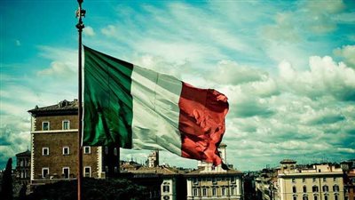 إيطاليا تُبدي تعازيها لضحايا الزلزال الذي ضرب جزيرة بإندونيسيا