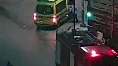 حاول يسرق شنطتها.. نقل مسنة للمستشفي بعد سقوطها بالشارع