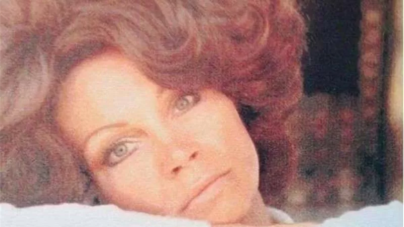شاهد.. والدة شيرين رضا  في ظهور نادر لها والجمهور كأنها فنانة هوليوودية