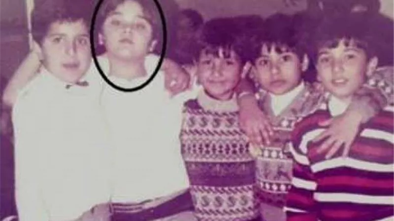 بصورة نادر.. كيف اختلف مازن معضّم من الطفولة إلى اليوم؟