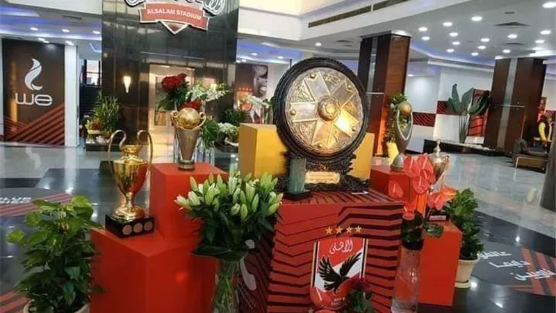 غرف الملابس تتزين بصور لاعبي الأهلي في الاستاد الجديد
