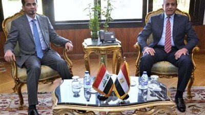 وزير الطيران يبحث مع نظيرة العراقي سبل تعزيز التعاون فى مجال النقل الجوي