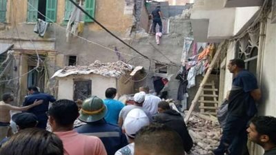 انهيار عقارين بالإسكندرية والدفع ب 4 سيارات إطفاء