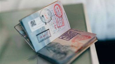 أوراق مزوّرة تقود راغبًا في تأشيرة سفر إلى السجن بعد تقديمها لإحدى السفارات.. تفاصيل