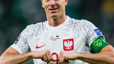 كأس العالم 2022.. ليفاندوفسكي يتوج بجائزة أفضل لاعب في مباراة بولندا أمام السعودية