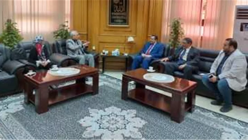 رئيس جامعة المنيا يستقبل رئيس الإدارة المركزية لطب الأسنان بوزارة الصحة