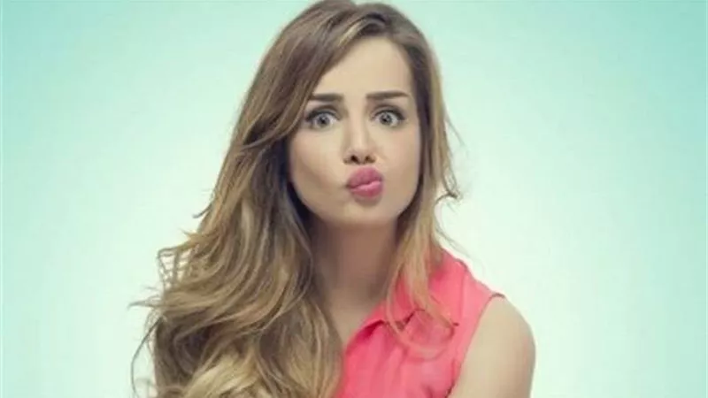 رانيا الملاح تبرز أنوثتها بفيديو جديد.. شاهد