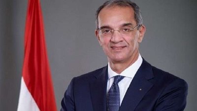 بالفيديو.. وزير الاتصالات يكشف أعداد الفرص التدريبية المقدمة للشباب