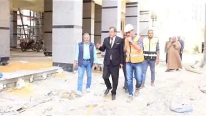 رئيس جامعة سوهاج يتفقد المراحل النهائية من تشطيبات مبنى المعامل الطبية