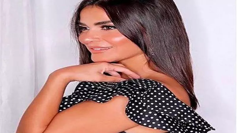 ببدلة سوداء.. شاهد أحدث إطلالة لرانيا منصور