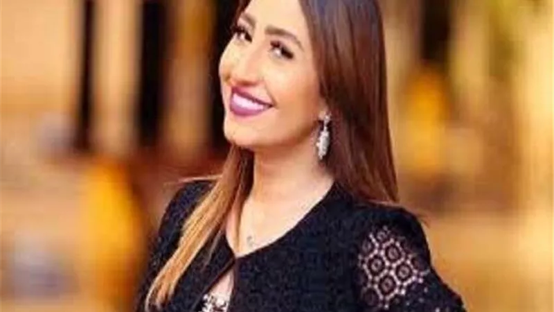 بعد هروبها من أحكام حبسها | بوسي تتألق في إطلالة سوارية .. صور