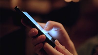عاجل.. الحكومة تُصدر بيان هام بشأن تطبيق ضريبة دمغه على عملاء المحمول