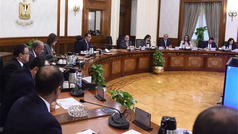 مدبولى يتابع إجراءات توفير التمويل اللازم لاستيراد المنتجات البترولية