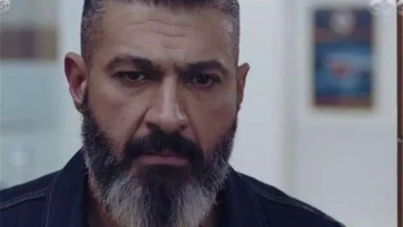ياسر جلال يحصد جائزة أفضل ممثل بمهرجان همسة للآداب والفنون