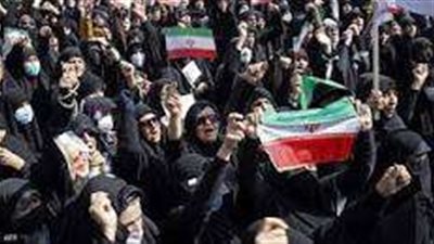 هجوم من مجهولين .. إصابة مسؤول إيراني بجروح بليغة في هجوم قرب منزله