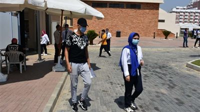 بالصور.. مكتب التنسيق بجامعة عين شمس يستقبل طلاب الثانوية العامة بالمرحلة الأولى