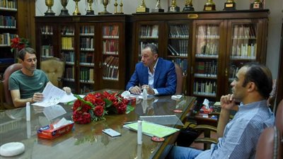 الخطيب يعقد جلسة عاجلة مع فايلر لبحث أسباب الهزيمة أمام الزمالك