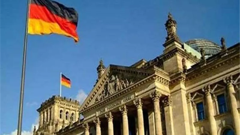 ألمانيا تكافئ مواطنيها العاطلين بـ رواتب شهرية بدون عمل!