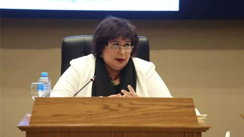 مدبولي يبحث مع وزيرة الثقافة مواجهة الآثار السلبية المترتبة على انتشار الفكر المتطرف