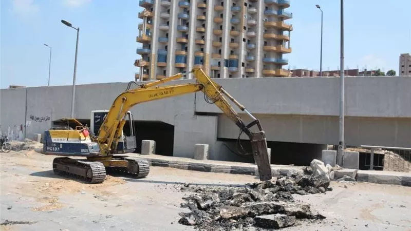 محافظ القليوبية يتفقد أعمال تطوير المرحلة الثانية لإنشاء كوبري الشموت