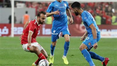 الأهلي يوقع عقوبات مالية على لاعبيه بعد الخسارة أمام الزمالك