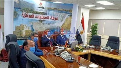 نائب محافظ المنيا يتابع عددا من الملفات مع رؤساء القرى بمركز ملوي