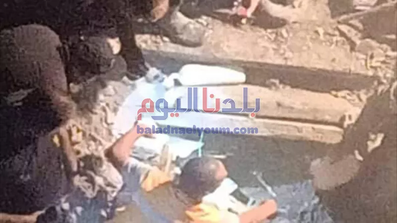 جلسة تنفس صناعي تُنقذ مصاب أسفل الأنقاض في حادث انهيار منزل بطنطا