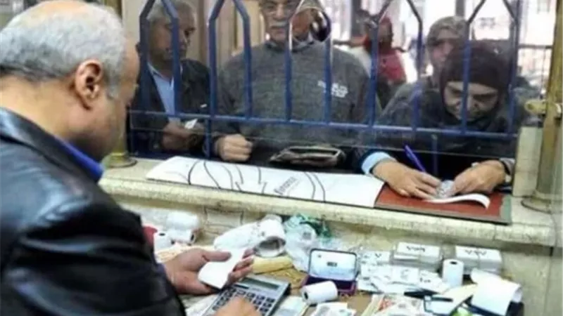 إعرف هتقبض كام.. بدء صرف المعاشات وتيسيرات بمكاتب البريد وبنك ناصر