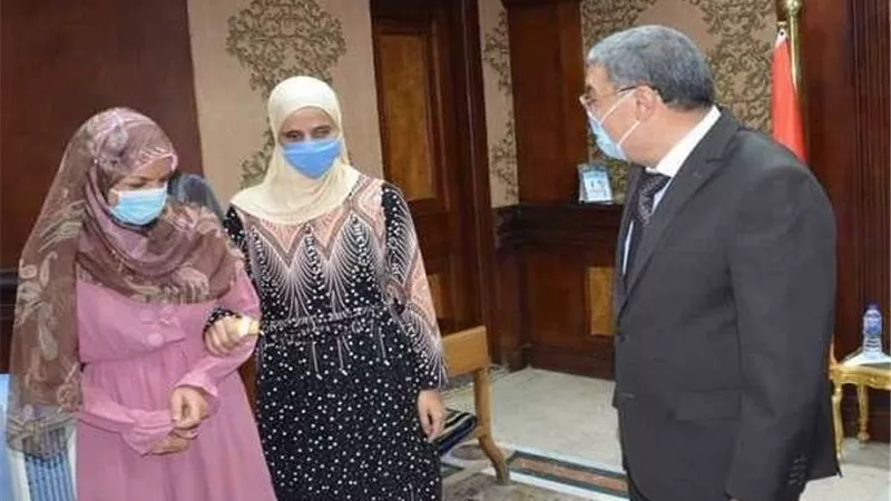 محافظ المنيا يستقبل أول كفيفة رئيسًا لقسم ذوي الإحتياجات الخاصة بمكتبة مصر العامة