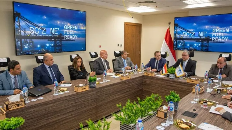وليد جمال يعقد اجتماعا لمتابعة استكمال أعمال التطوير بالموانئ والمشروعات