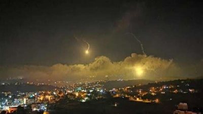 بالفيديو.. الكيان الصهيوني يُطلق قذائف فسفورية حارقة على جنوب لبنان