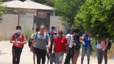 طلاب الثانوية العامة يؤدون امتحاني الفيزياء والتاريخ دور ثاني