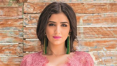 بالصور.. أحدث ظهور للفنانة مي عمر عبر الفيس بوك