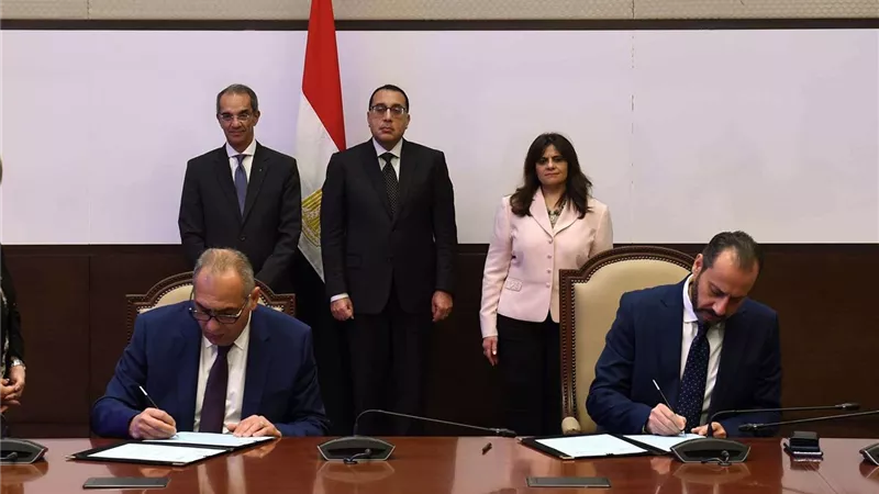 رئيس الوزراء يشهد توقيع بروتوكول تعاون حول تطوير عدد من الخدمات الرقمية