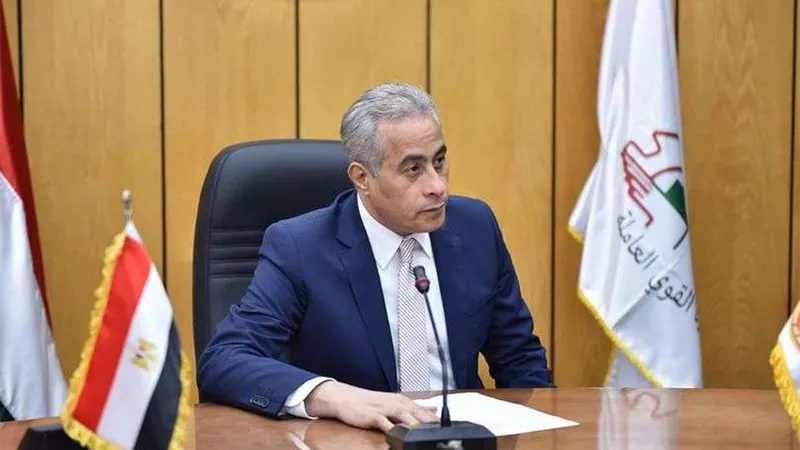 وزير القوى العاملة يشكل لجنة لمتابعة مدى تنفيذ المنشآت لتعيين نسبة الـ5%
