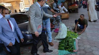 تنفيذ 122 محضر إشغال وفض سوق عشوائي خلال حملة مكبرة بمركز أبو قرقاص بالمنيا