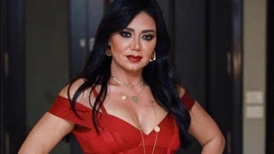 رانيا يوسف تثير  الجدل بإطلالة جديدة