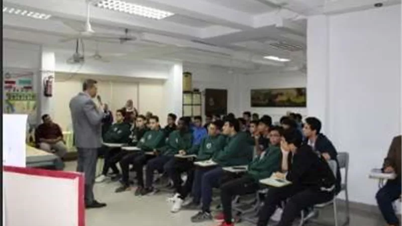 الداخلية تعقد لقاءات مع طلبة المدارس للتوعية بمخاطر المواد المخدرة (صور)