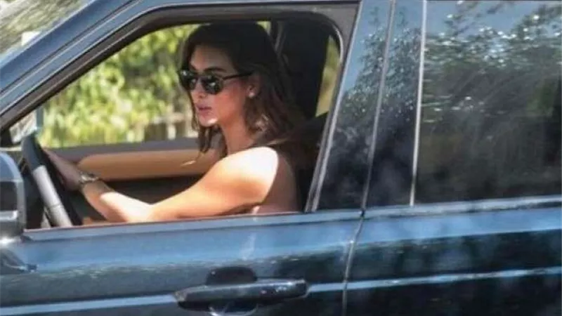 أول تعليق من الجمارك بشأن سيارة ياسمين صبري