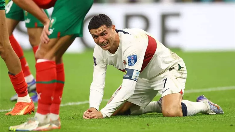 شاهد.. بكاء شديد من كريستيانو رونالدو عقب الهزيمة من المغرب