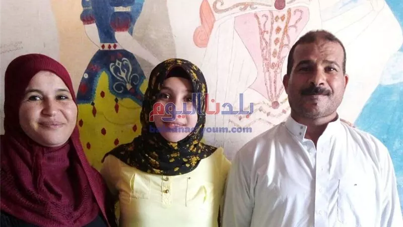 فرحة عارمة بين أسرة صاحبة المركز الثاني في الدبلومات الفنية بالغربية