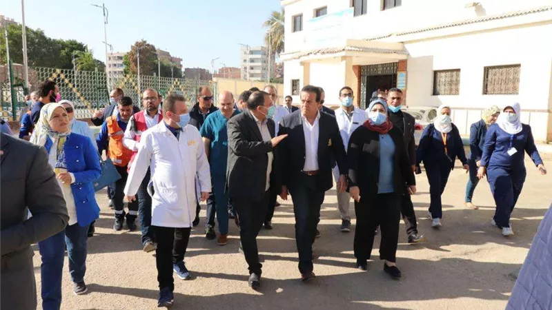 وزير الصحة يوجه بسرعة الانتهاء من تطوير مبنى الطوارئ ومركز مناظير الجهاز الهضمي والكبد