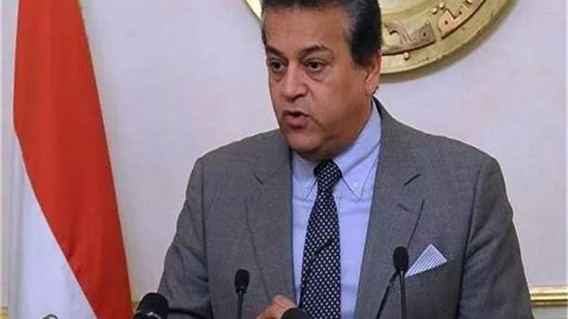 وزير التعليم العالي: مد التسجيل بالجامعات الأهلية إذا لزم الأمر