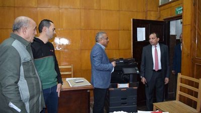 منصور حسن يتفقد سير العمل بالمبنى الإداري لجامعة بنى سويف