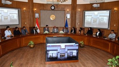 رئيس جامعة القناة يلتقي  باتحاد طلاب جامعة الإسماعيلية الأهلية الجديدة